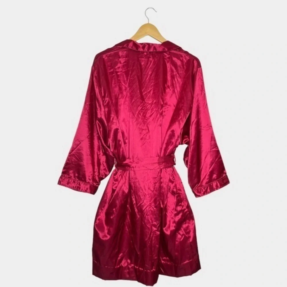 Vintage Embroidered Red‎ Robe - Picture 2 of 7